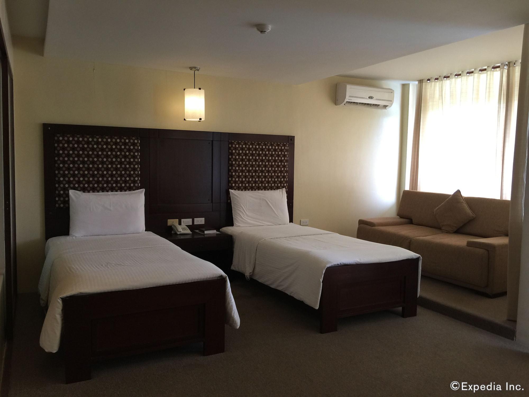 Coron Gateway Hotel & Suites Esterno foto